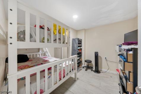 34 Henry Street Woodbridge NJ 07064