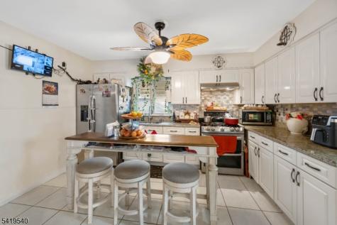 34 Henry Street Woodbridge NJ 07064