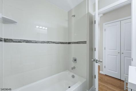 314 7TH Avenue W Newark NJ 07107