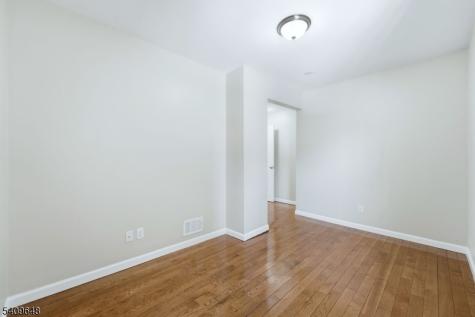 314 7TH Avenue W Newark NJ 07107