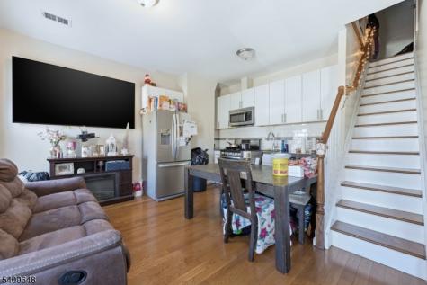 314 7TH Avenue W Newark NJ 07107