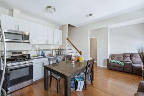 314 7TH Avenue W Newark NJ 07107