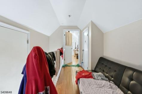 314 7TH Avenue W Newark NJ 07107