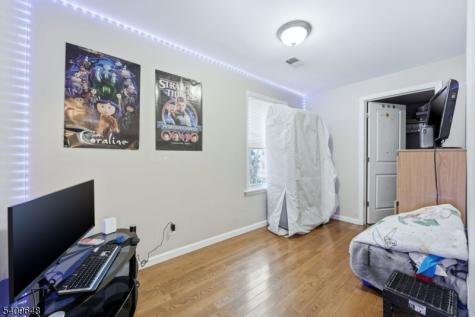314 7TH Avenue W Newark NJ 07107