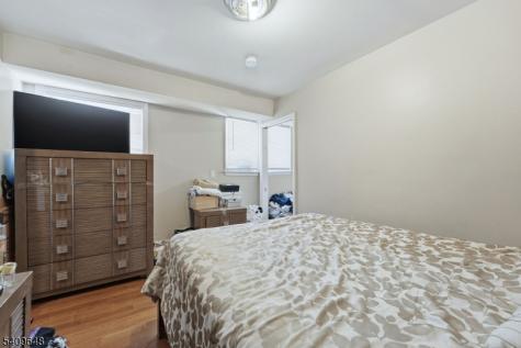 314 7TH Avenue W Newark NJ 07107