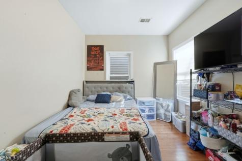 314 7TH Avenue W Newark NJ 07107