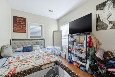 314 7TH Avenue W Newark NJ 07107