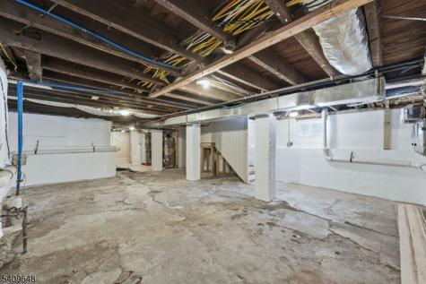 314 7TH Avenue W Newark NJ 07107