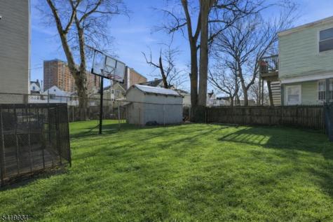 314 7TH Avenue W Newark NJ 07107