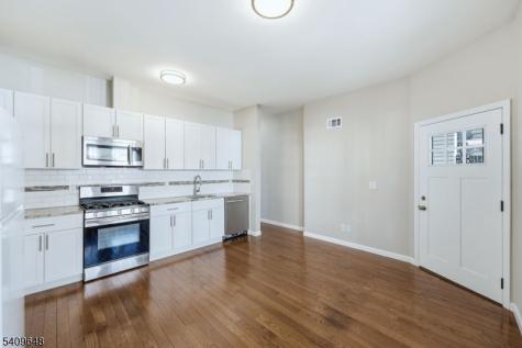 314 7TH Avenue W Newark NJ 07107