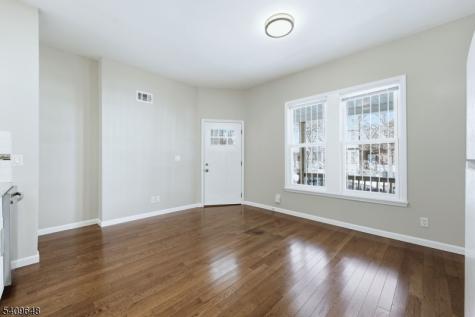 314 7TH Avenue W Newark NJ 07107