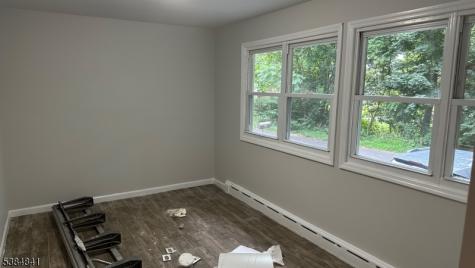 69 Riverside Drive Oakland NJ 07436
