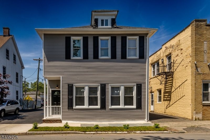 221 N Park Street East Orange NJ 07017