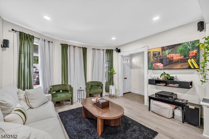 334 Trenton Avenue Paterson NJ 07503