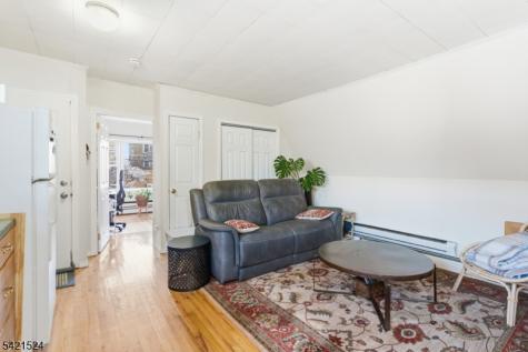 375 Westervelt Place Lodi NJ 07644