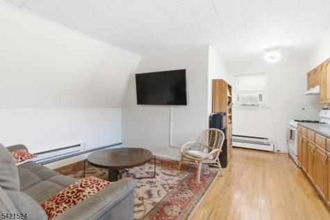 375 Westervelt Place Lodi NJ 07644
