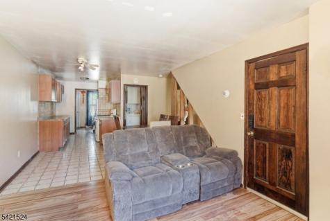 375 Westervelt Place Lodi NJ 07644