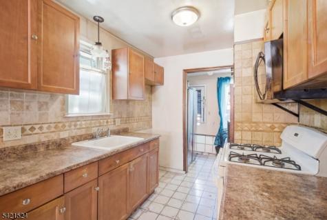 375 Westervelt Place Lodi NJ 07644
