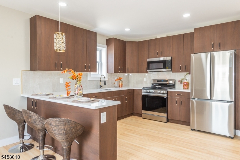 662 18TH Avenue Irvington NJ 07111