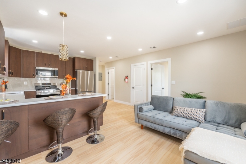 662 18TH Avenue Irvington NJ 07111