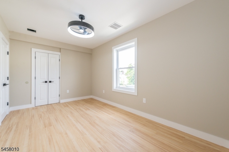 662 18TH Avenue Irvington NJ 07111
