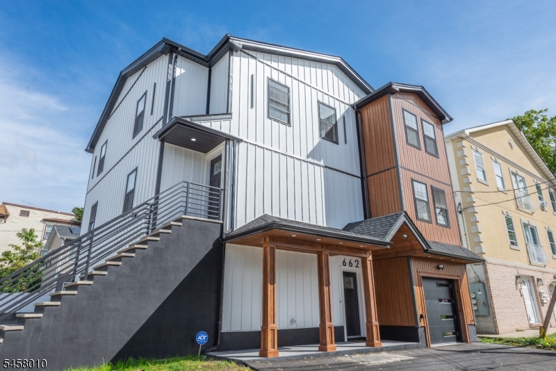 662 18TH Avenue Irvington NJ 07111