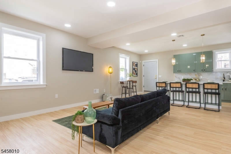 662 18TH Avenue Irvington NJ 07111