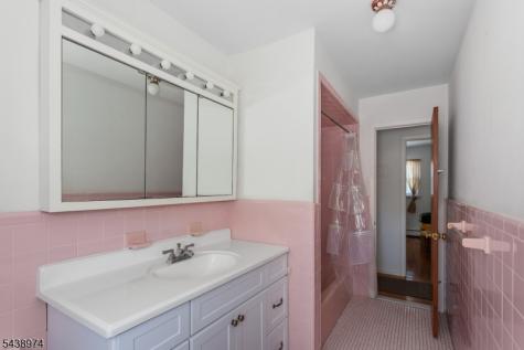164 Page Street Elmwood Park NJ 07407