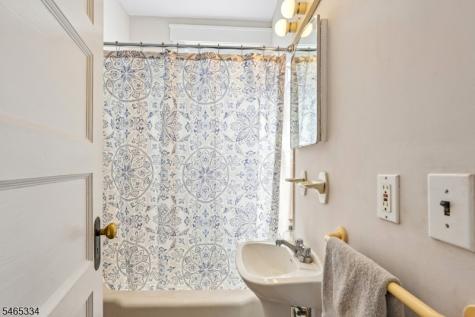 13 Park Place Verona NJ 07044