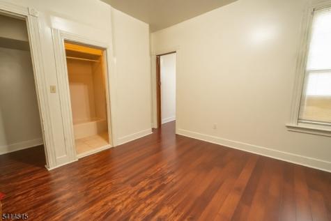 108 Hollywood Avenue East Orange NJ 07018