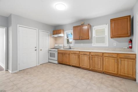 61 Holsman Street Paterson NJ 07522