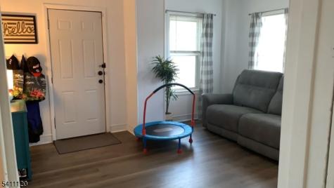 5 Park Square Lopatcong NJ 08865
