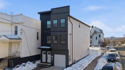 687 18TH Avenue Irvington NJ 07111