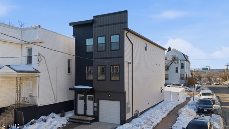 687 18TH Avenue Irvington NJ 07111