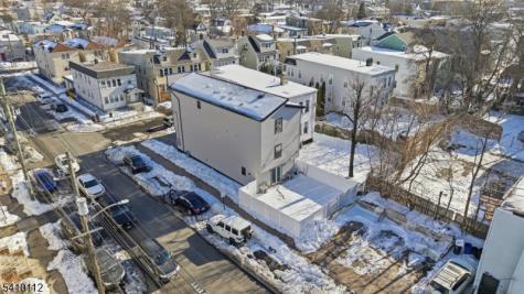 687 18TH Avenue Irvington NJ 07111