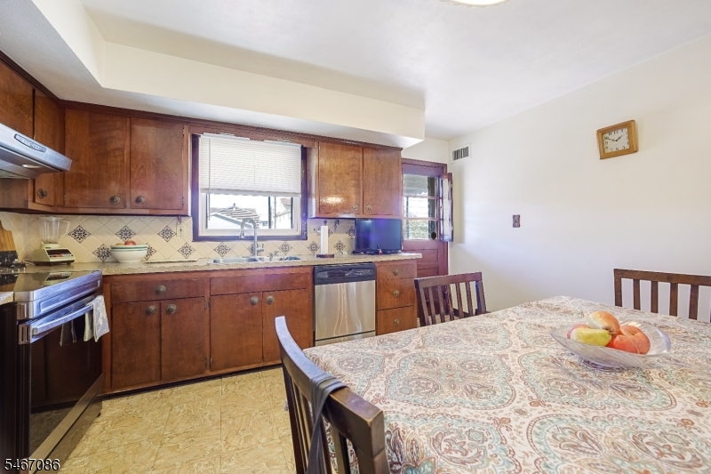 325 Grant Avenue Lyndhurst NJ 07071