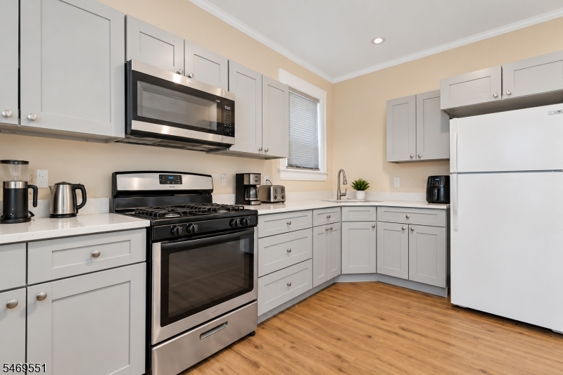 76 W Grove Terrace Irvington NJ 07111
