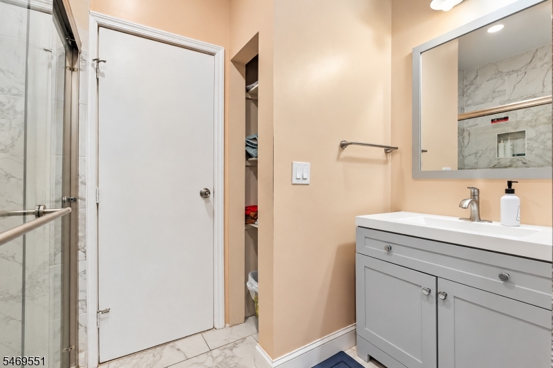 76 W Grove Terrace Irvington NJ 07111