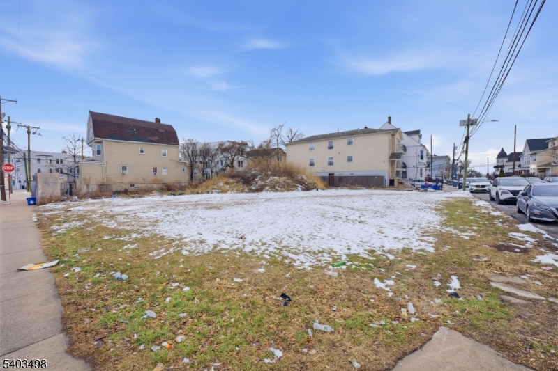 516 Hawthorne Avenue Newark NJ 07112