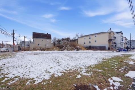 516 Hawthorne Avenue Newark NJ 07112