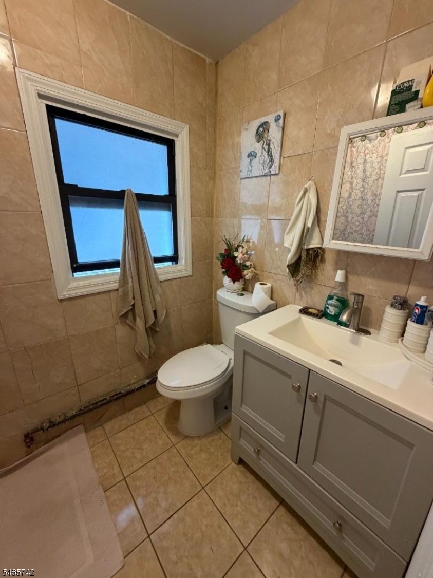 22 17TH Avenue Paterson NJ 07501