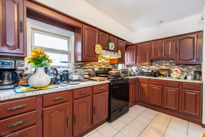 8312 1ST Avenue North Bergen NJ 07047