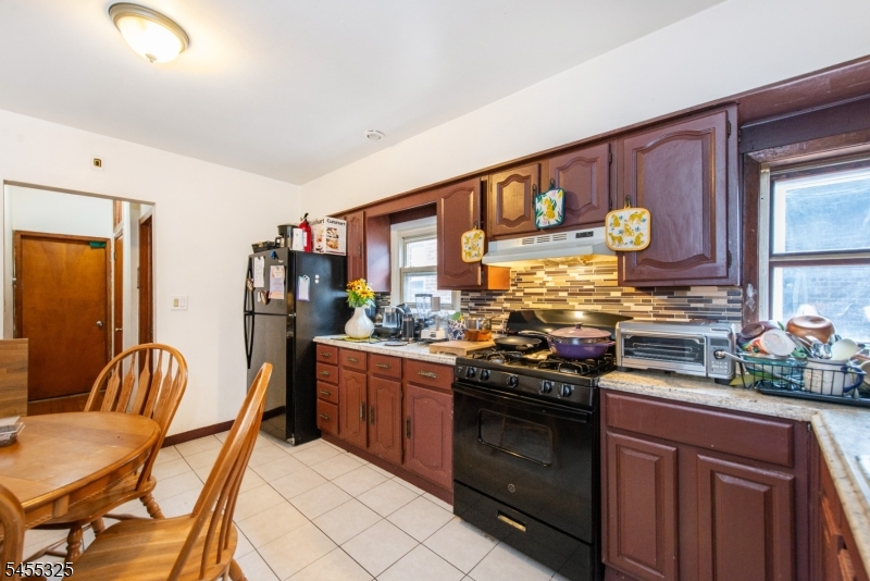 8312 1ST Avenue North Bergen NJ 07047