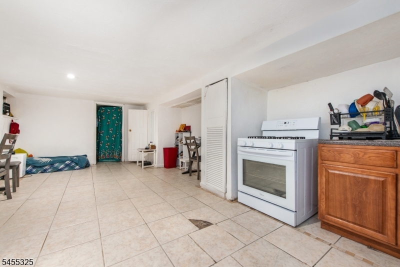 8312 1ST Avenue North Bergen NJ 07047