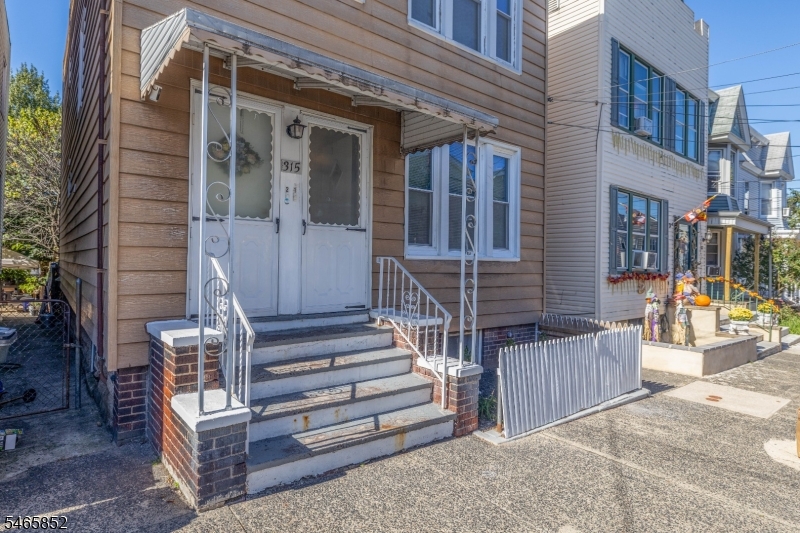 315 Pearsall Avenue Jersey City NJ 07305