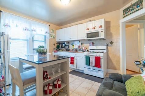 386 N 11th Street Newark NJ 07107