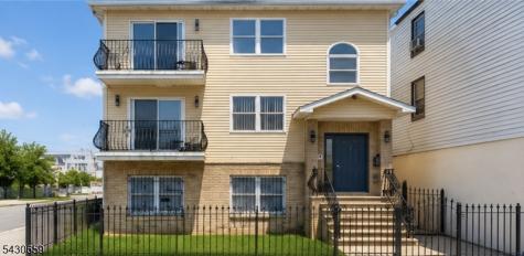 272 Orange Street Newark NJ 07103