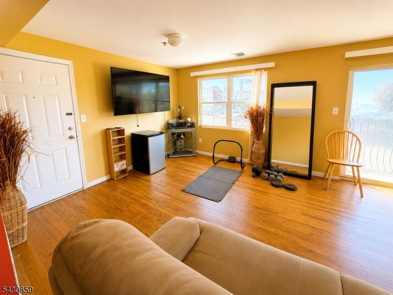 272 Orange Street Newark NJ 07103