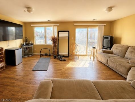 272 Orange Street Newark NJ 07103