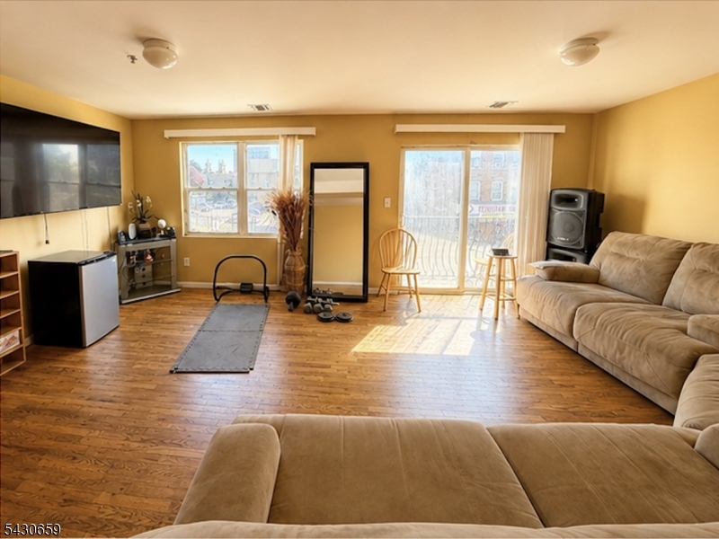 272 Orange Street Newark NJ 07103